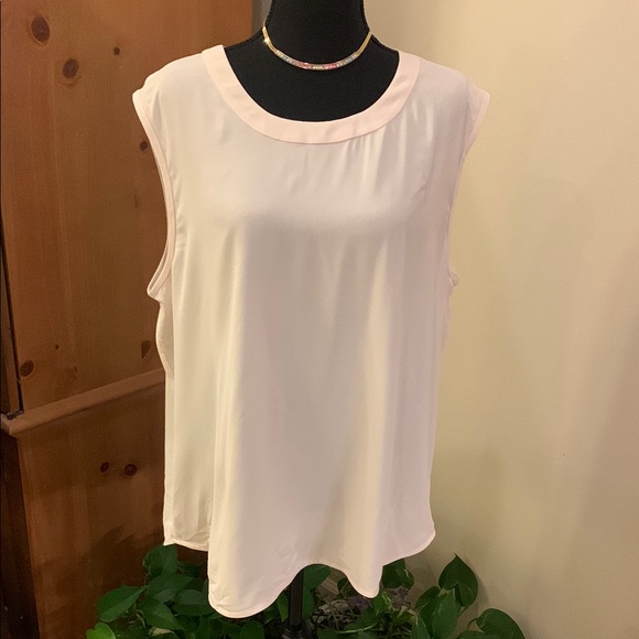 Anne Klein Tops - 🌹VINTAGE ANNE KLEIN • Women's Sleeveless Dressy Top - Cream